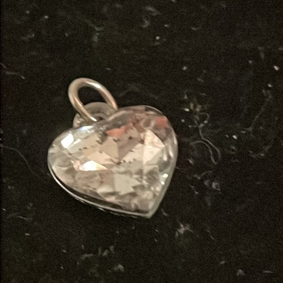 0.5” heart shaped clear crystal charm pendant with jump hoop - Picture 5 of 11